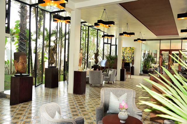 Shintana Saya La Maison